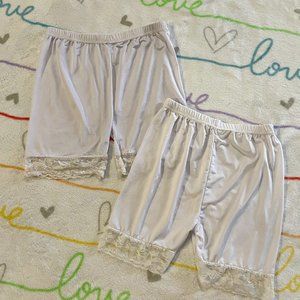 2pc Bundle White Under Dress Lace Hem Stretch Shorts sz 8/10